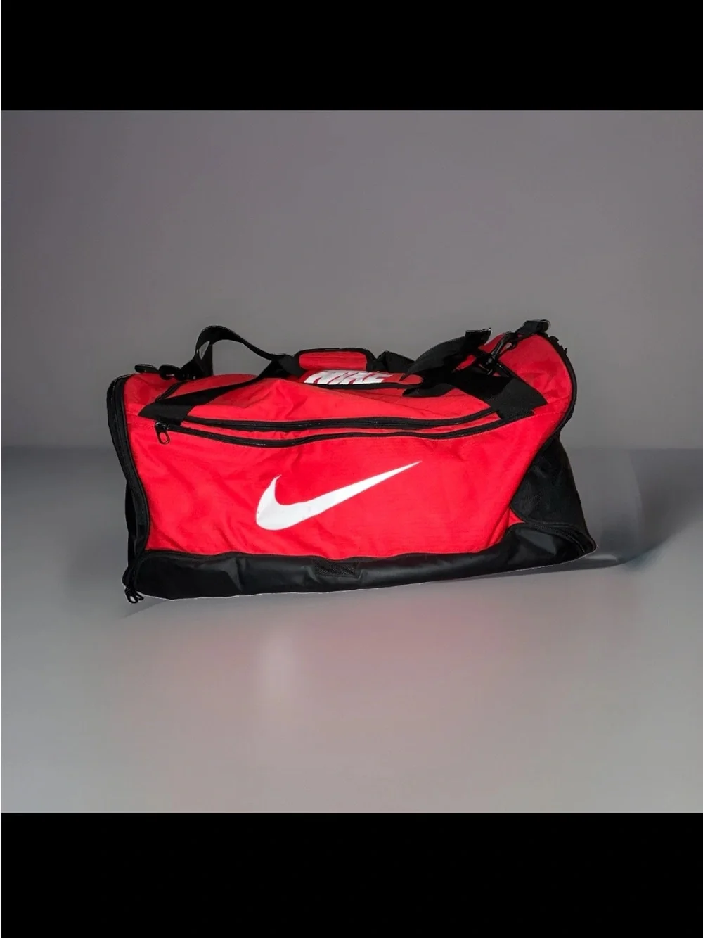 Nike Training Duffel Bag Brasilia 9.5 With Strap Red/Black 5 Zipp Compartments